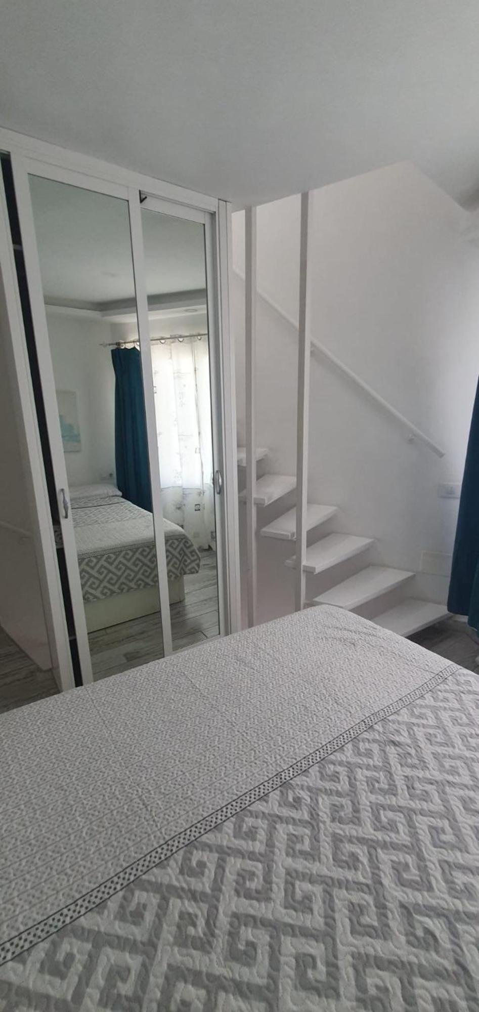 Wonderful White Appartament In Tortugas Apartamento Playa de las Americas (Tenerife)
